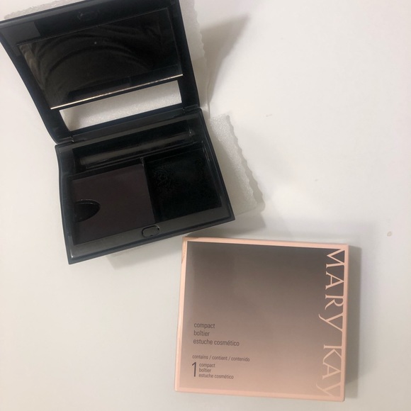 Mary Kay Compact - Picture 2 of 2